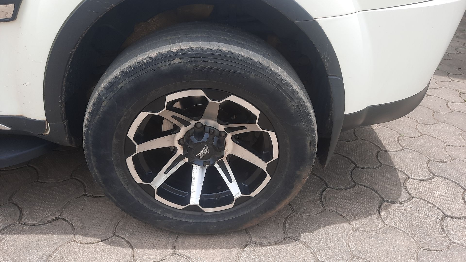 XUV500 image 10 XUV500 image 10