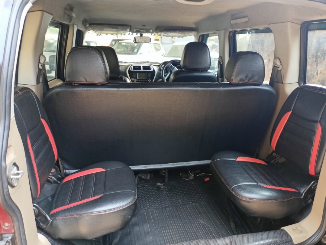 TUV300 image 12 TUV300 image 12