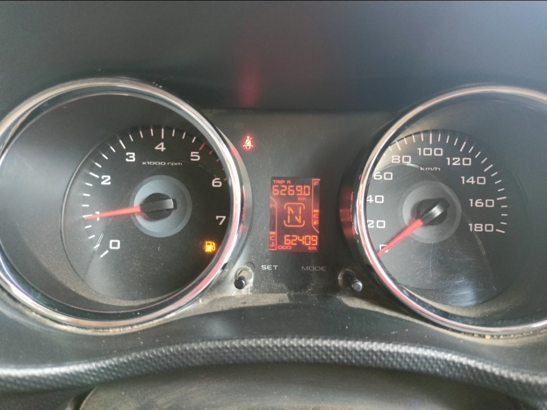 TUV300 image 8 TUV300 image 8