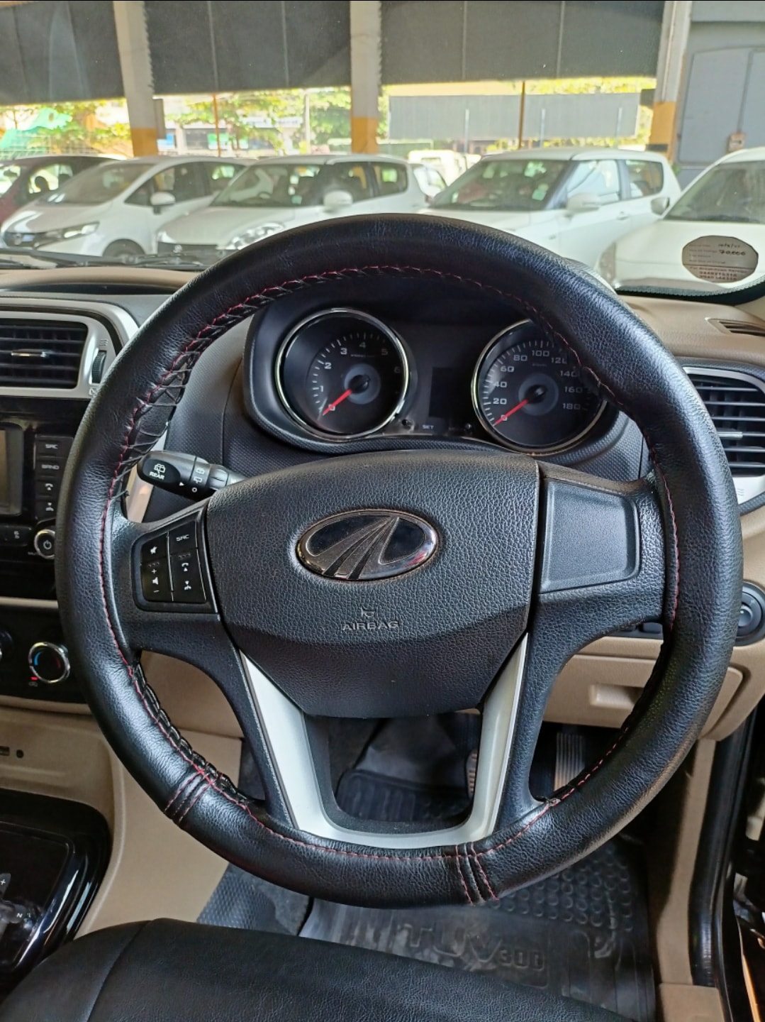 TUV300 image 10 TUV300 image 10