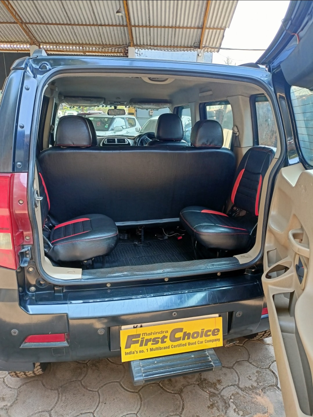 TUV300 image 7 TUV300 image 7