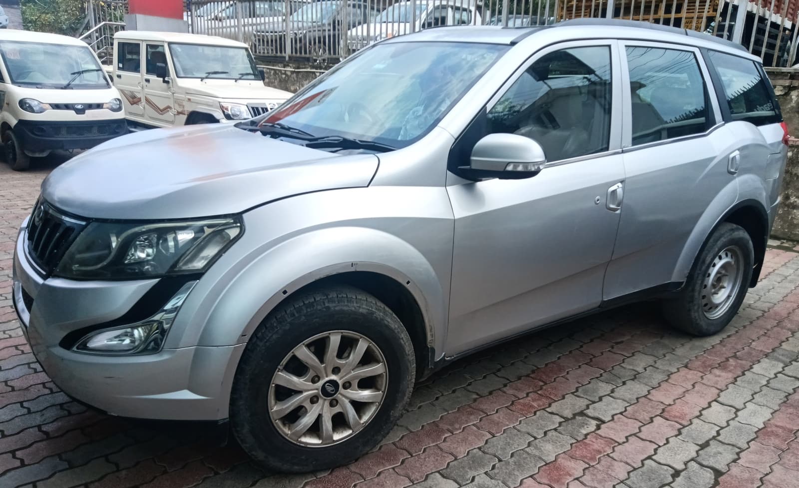 Used 2016 Mahindra XUV500 Used 2016 Mahindra XUV500