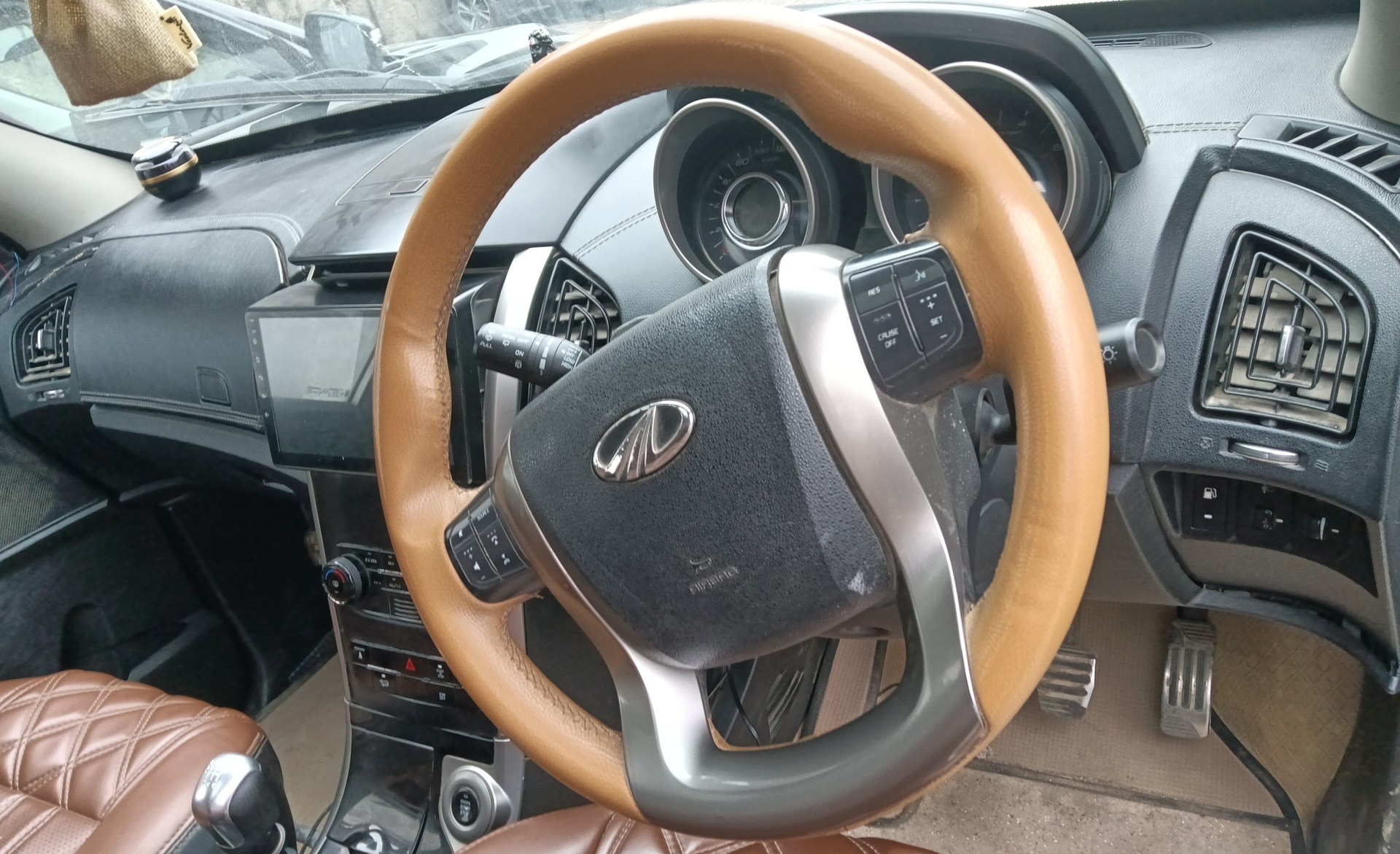 XUV500 image 12 XUV500 image 12