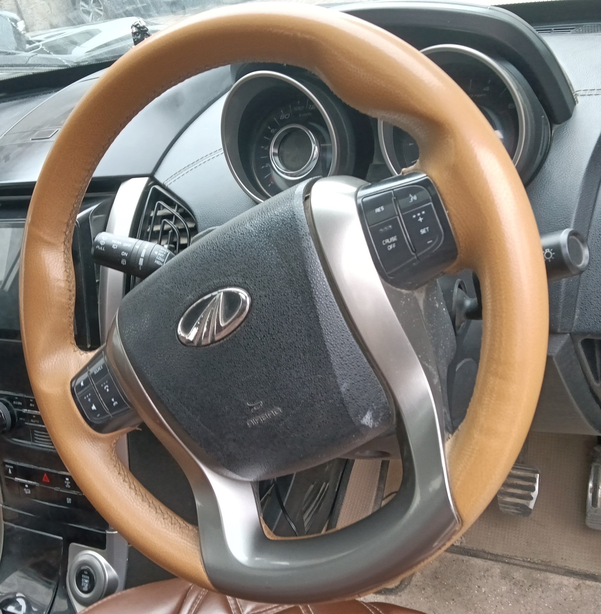 XUV500 image 13 XUV500 image 13