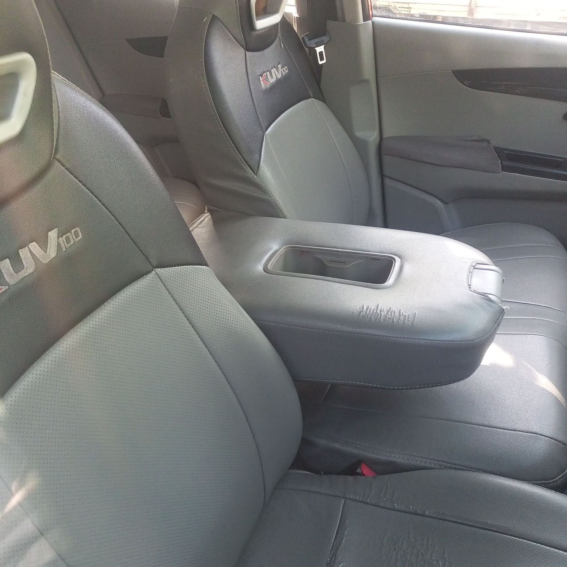 Used 2017 Mahindra KUV100 Used 2017 Mahindra KUV100