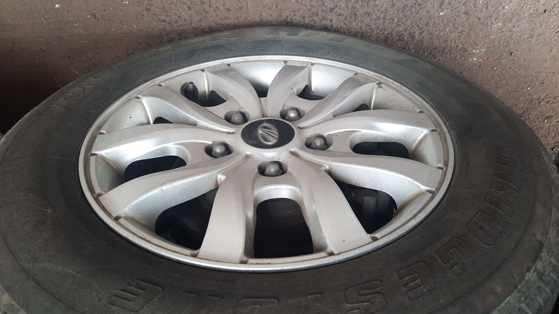 XUV500 image 5 XUV500 image 5