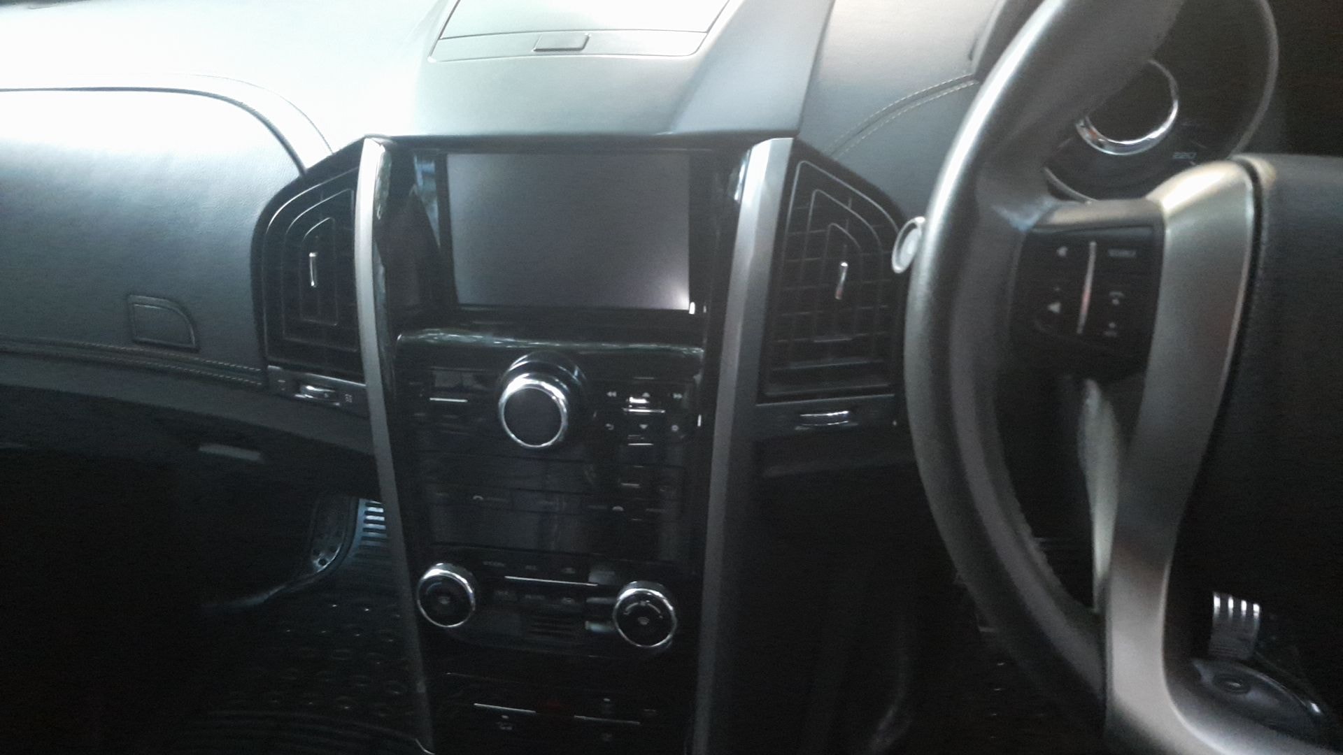 XUV500 image 16 XUV500 image 16