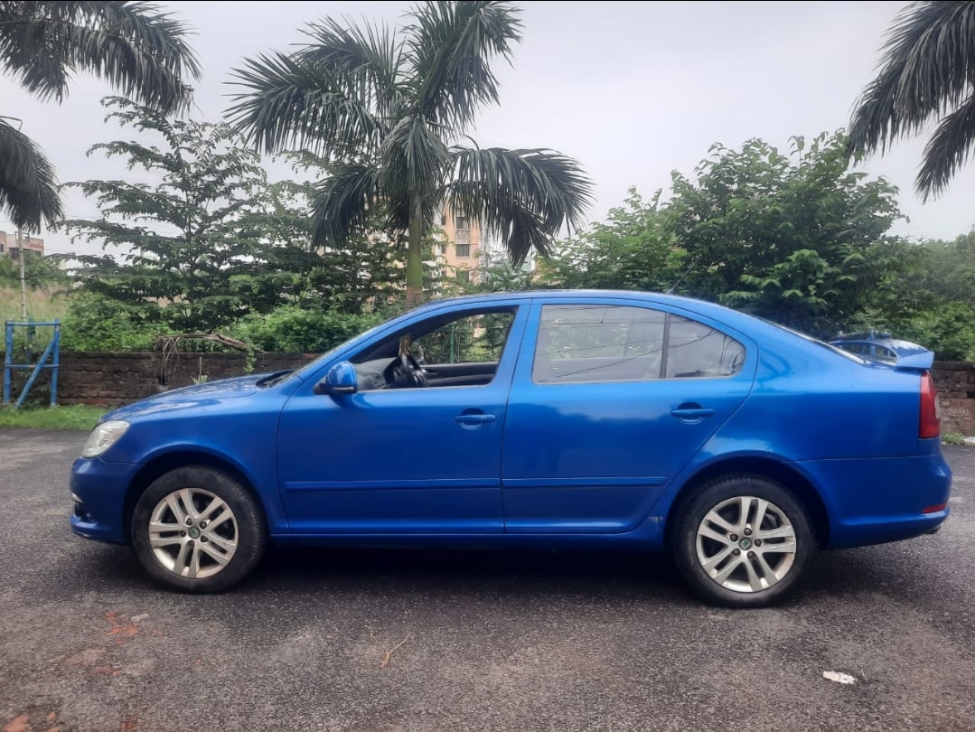 Laura image 1 Laura image 1