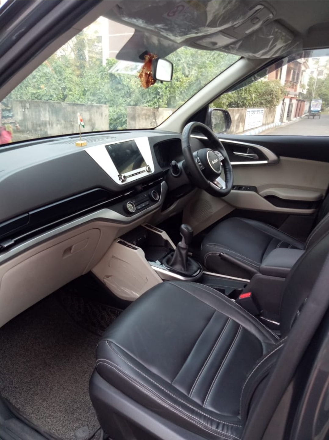 Used 2023 Kia Carens Used 2023 Kia Carens