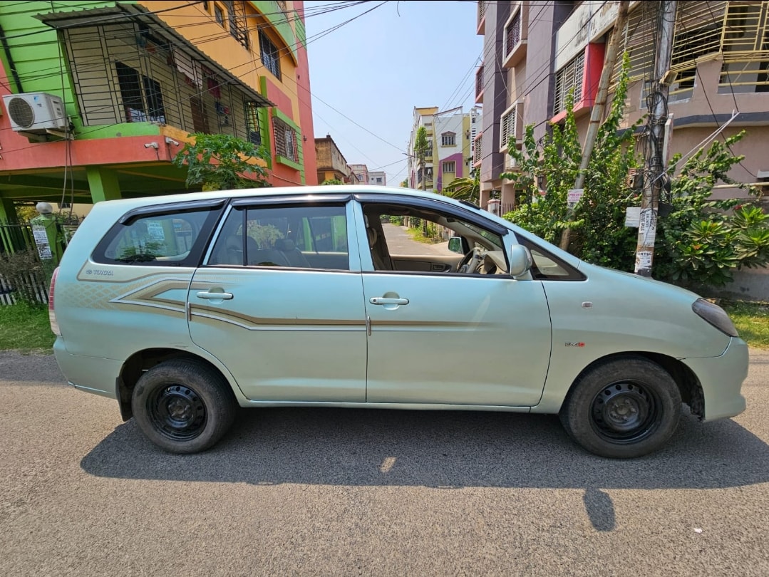 Innova image 3 Innova image 3