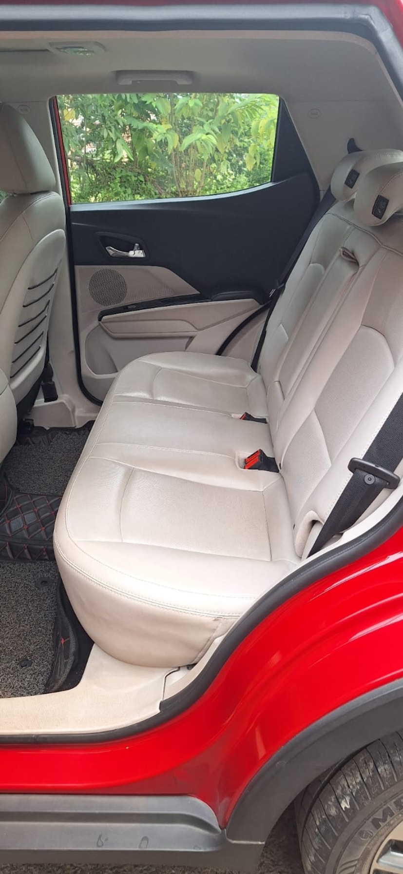 Used 2021 Mahindra XUV300 Used 2021 Mahindra XUV300