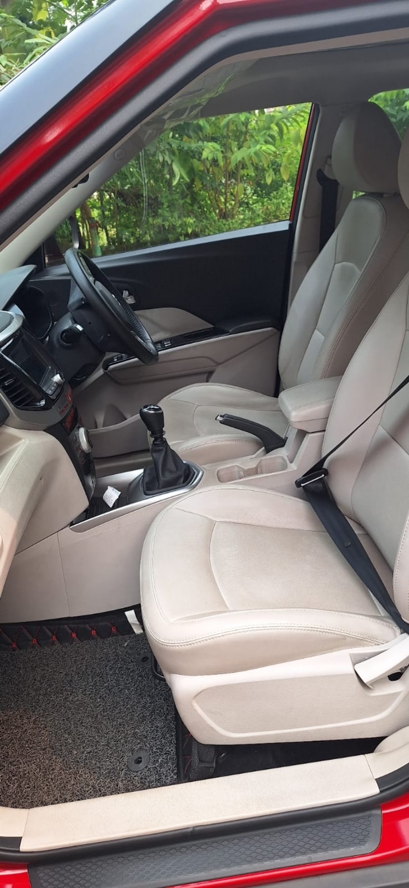 Used 2021 Mahindra XUV300 Used 2021 Mahindra XUV300