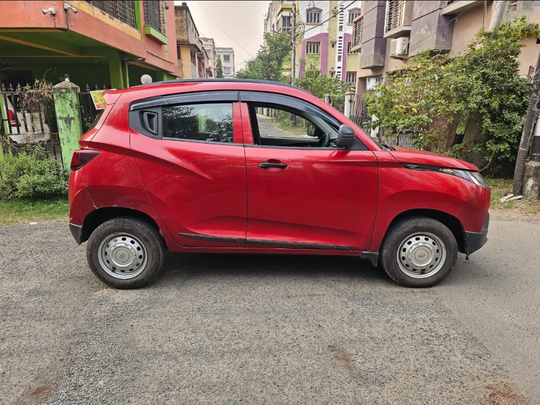 KUV100 image 3 KUV100 image 3