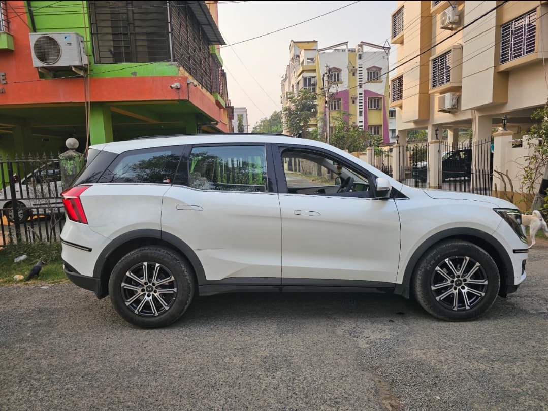 XUV700 image 3 XUV700 image 3