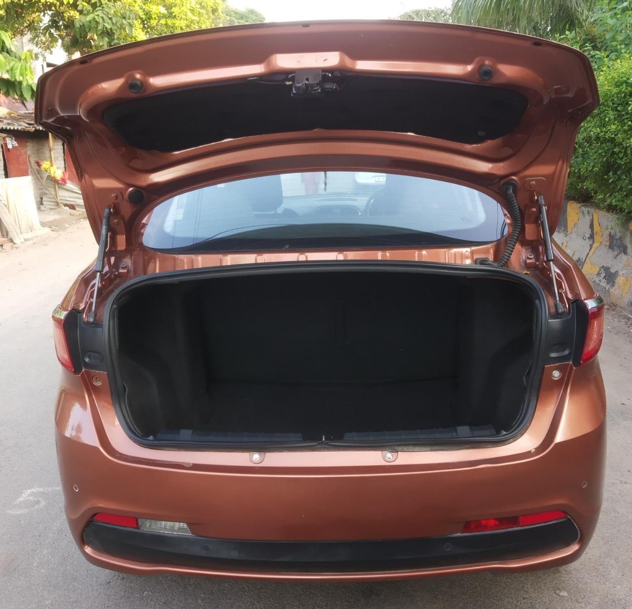 Tigor image 16 Tigor image 16