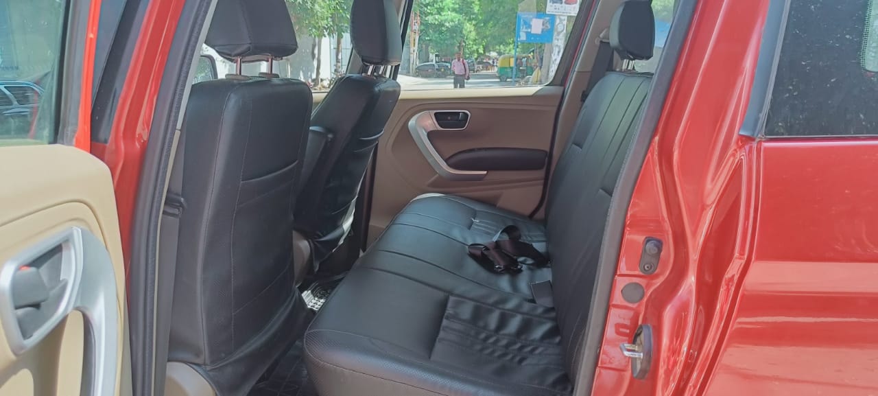 TUV300 image 10 TUV300 image 10