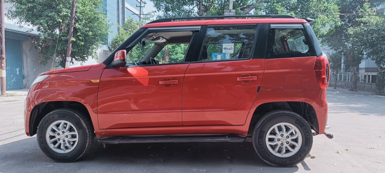 TUV300 image 4 TUV300 image 4