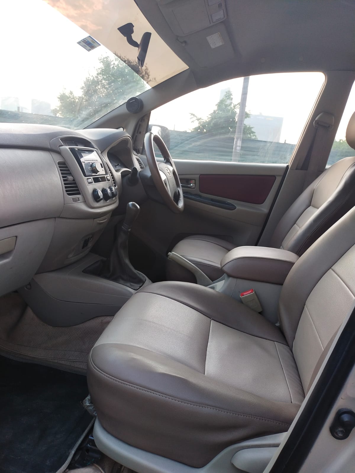 Innova image 12 Innova image 12