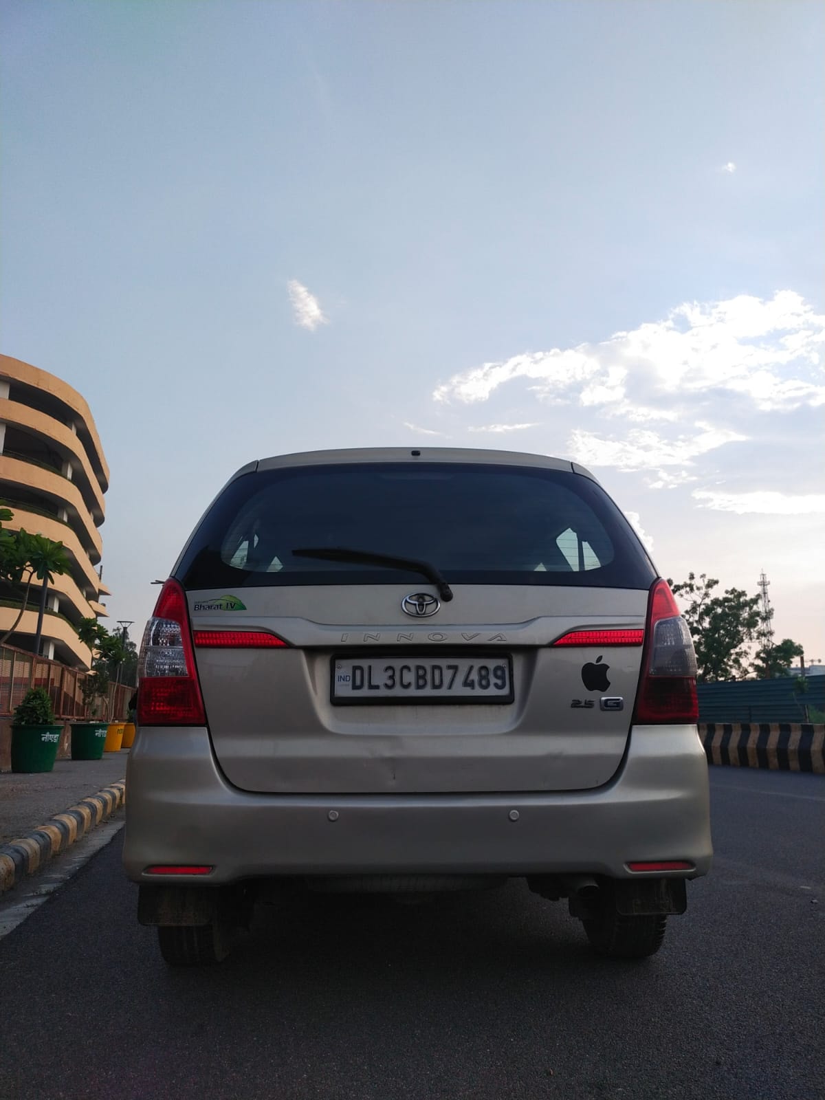 Innova image 4 Innova image 4