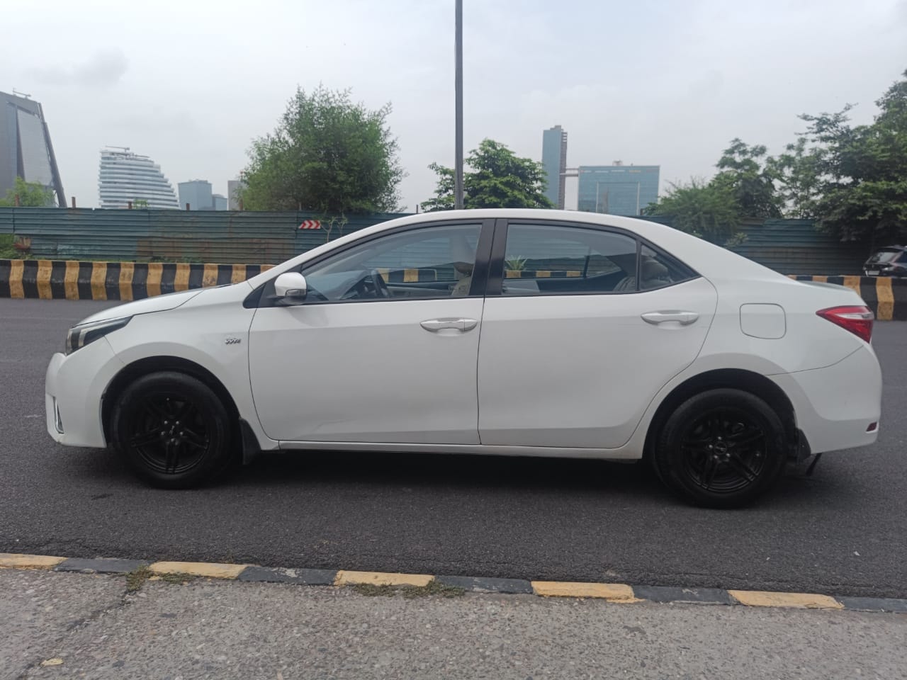 Corolla Altis image 2 Corolla Altis image 2