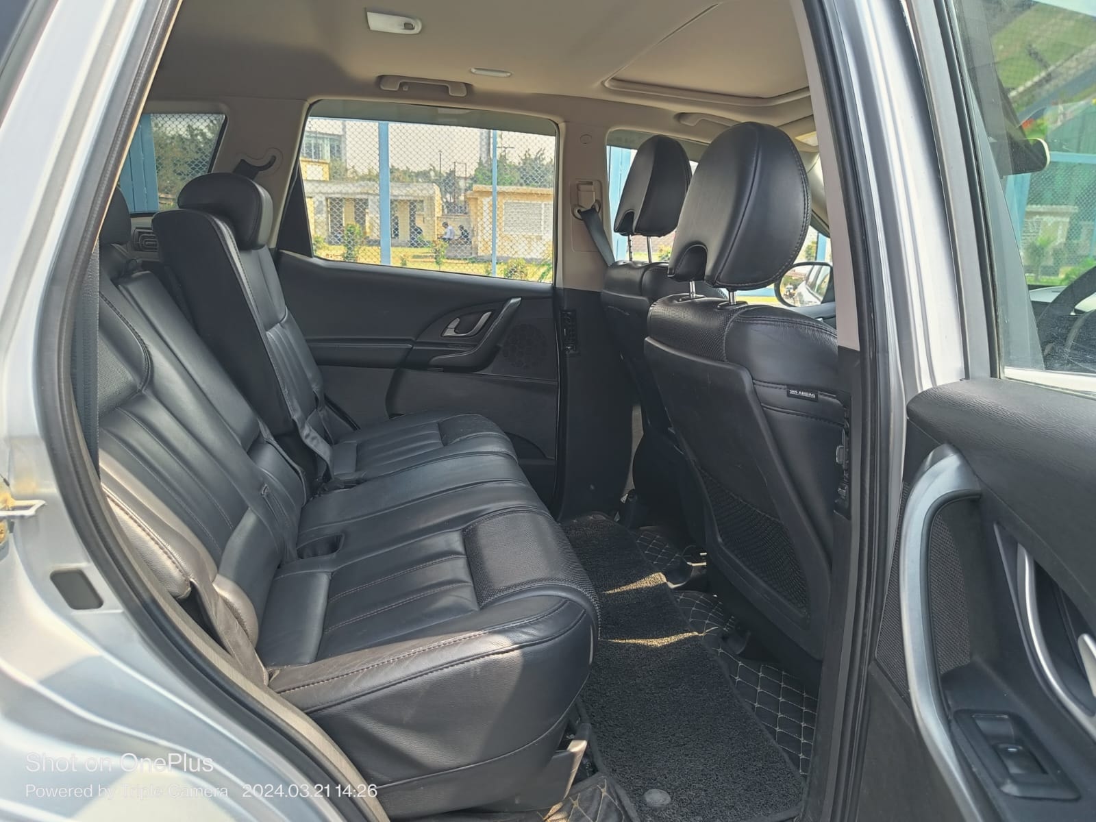 XUV500 image 12 XUV500 image 12