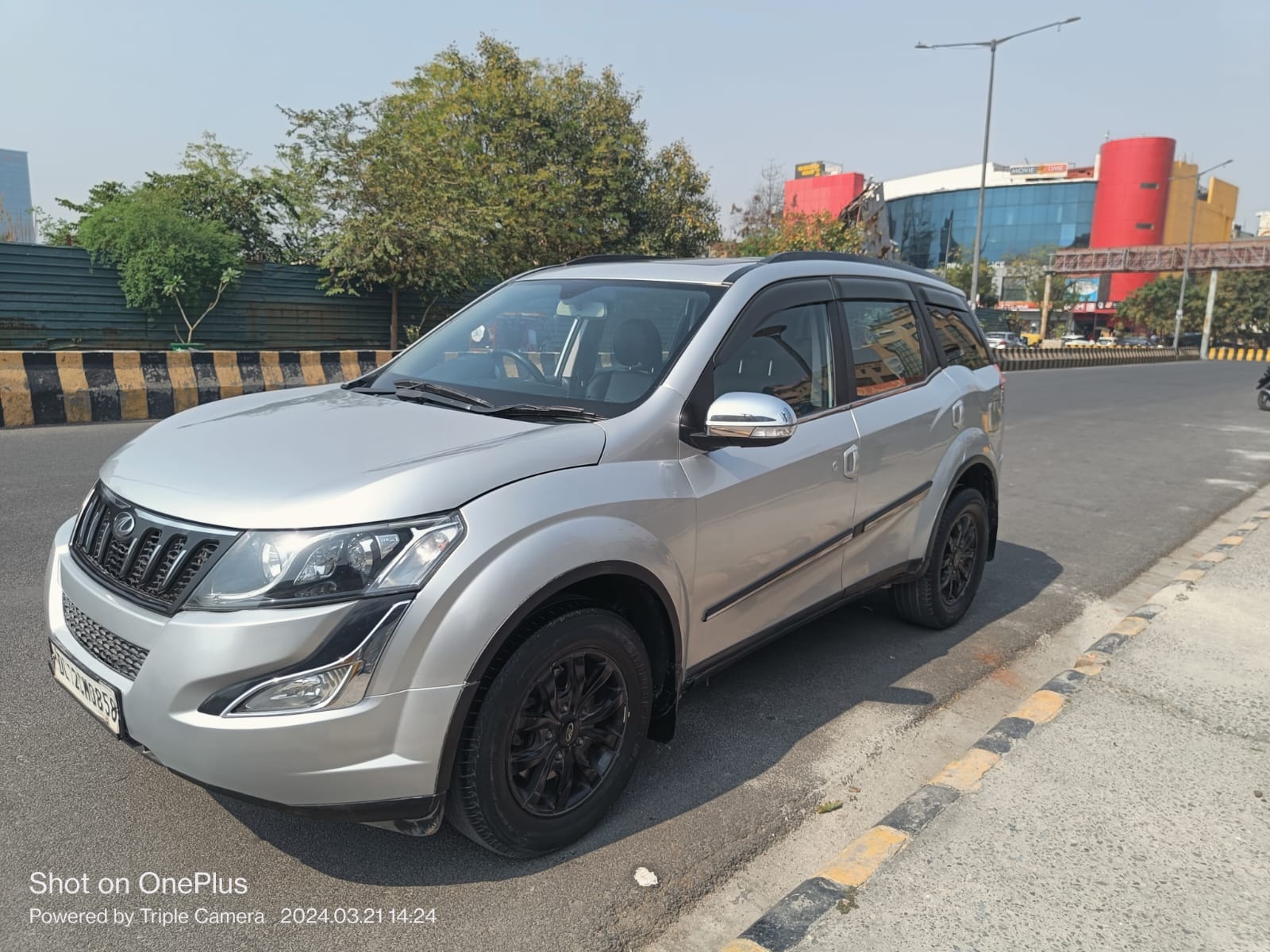 XUV500 image 1 XUV500 image 1