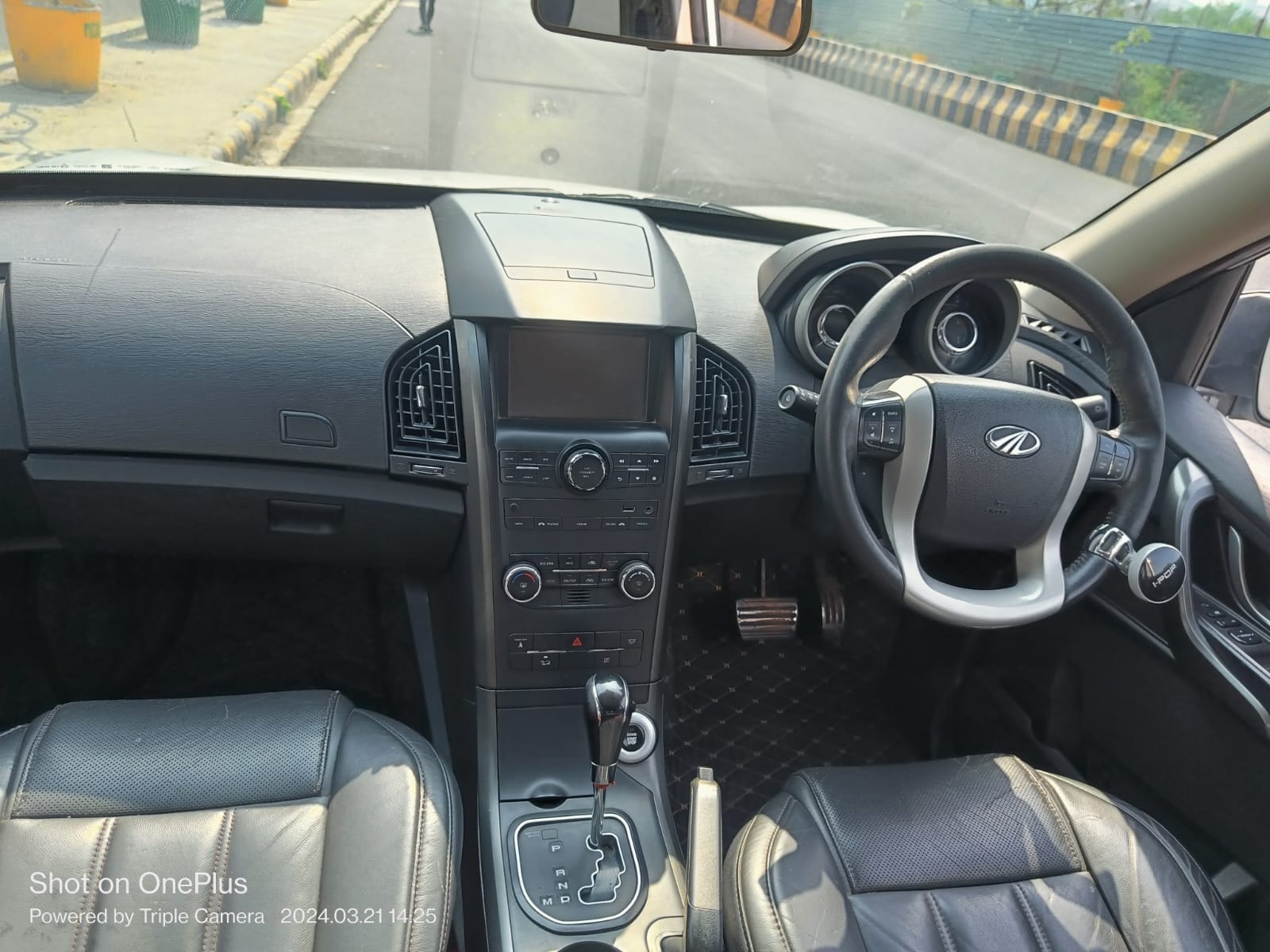 XUV500 image 10 XUV500 image 10