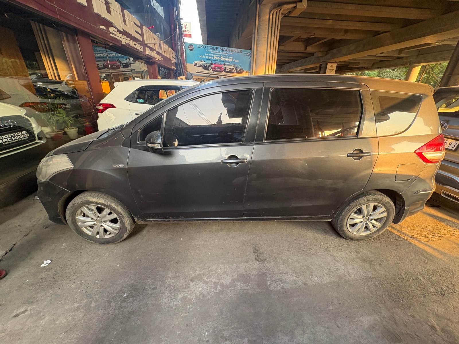 Ertiga image 1 Ertiga image 1