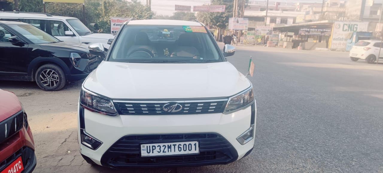 XUV300 image 4 XUV300 image 4