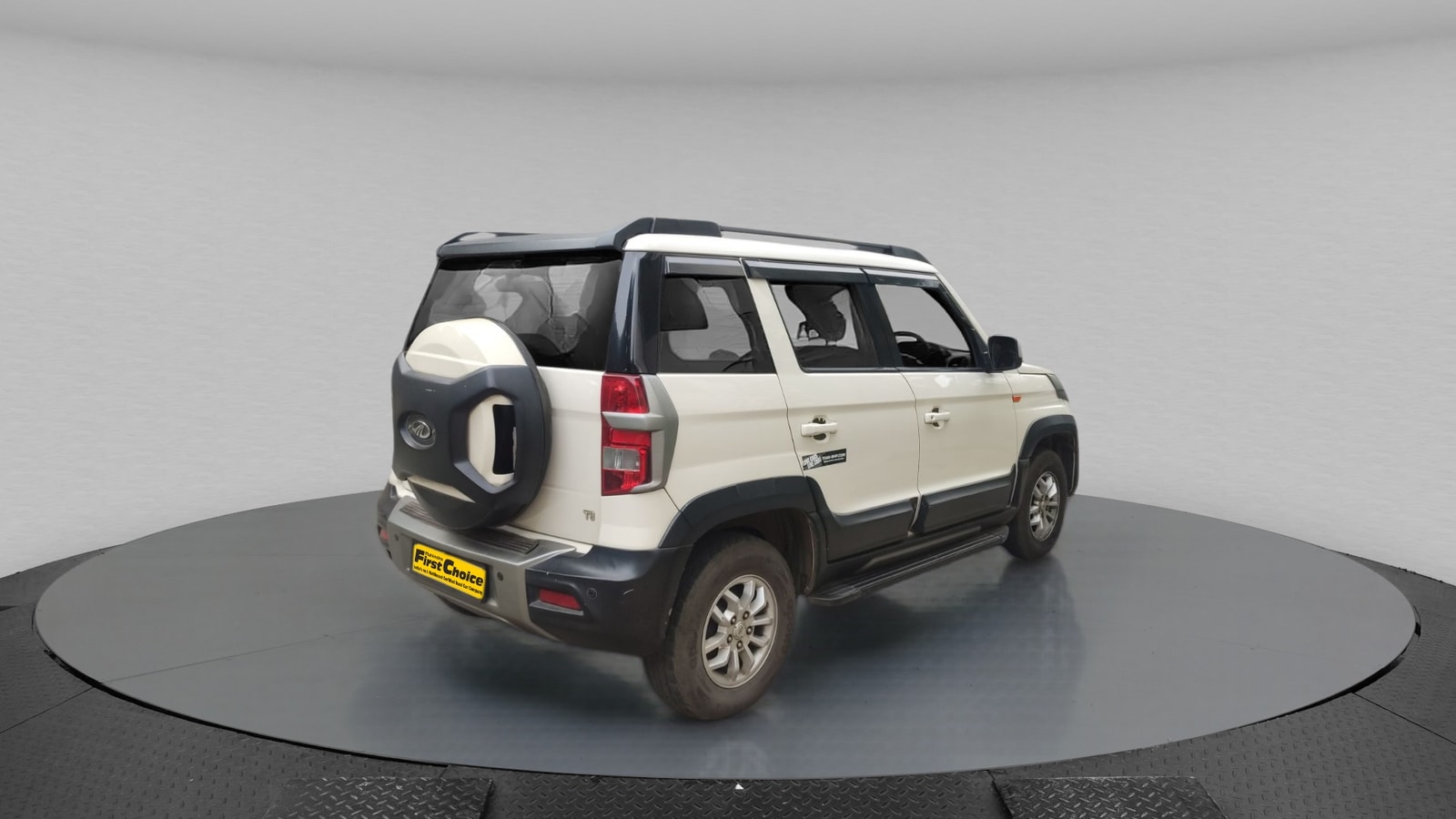 TUV300 image 7 TUV300 image 7