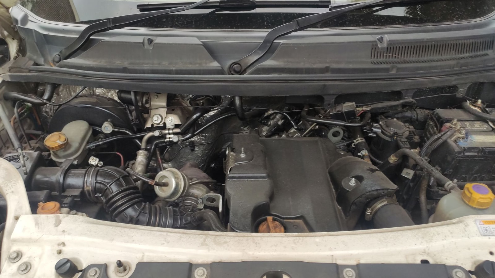 TUV300 image 13 TUV300 image 13