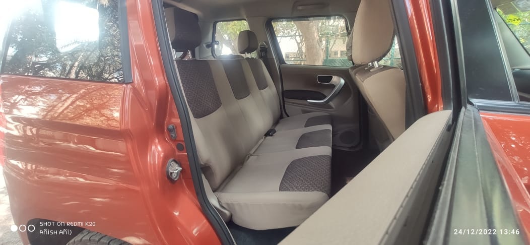 TUV300 image 12 TUV300 image 12