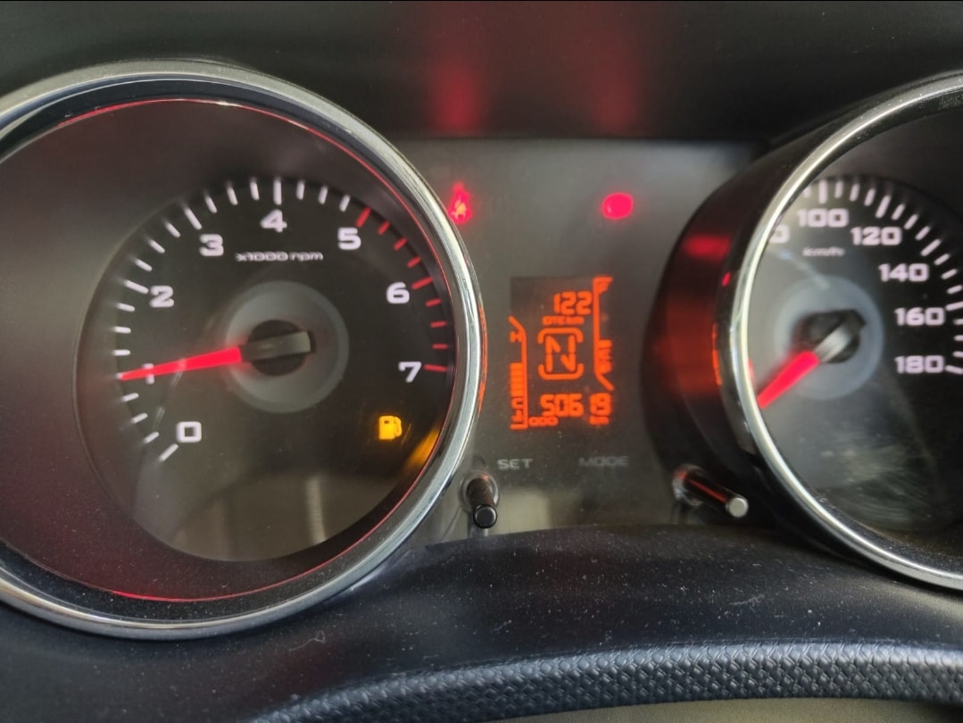 TUV300 image 9 TUV300 image 9