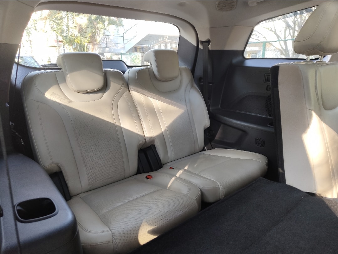 XUV700 image 12 XUV700 image 12