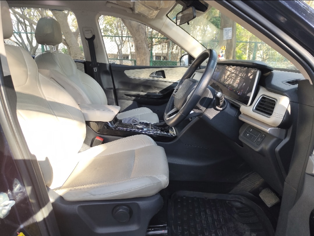 XUV700 image 11 XUV700 image 11