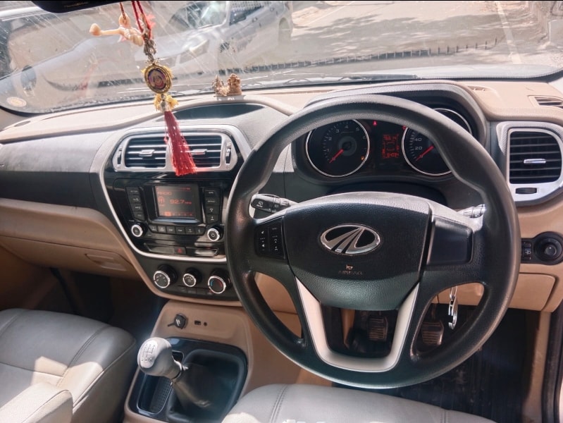 TUV300 image 13 TUV300 image 13