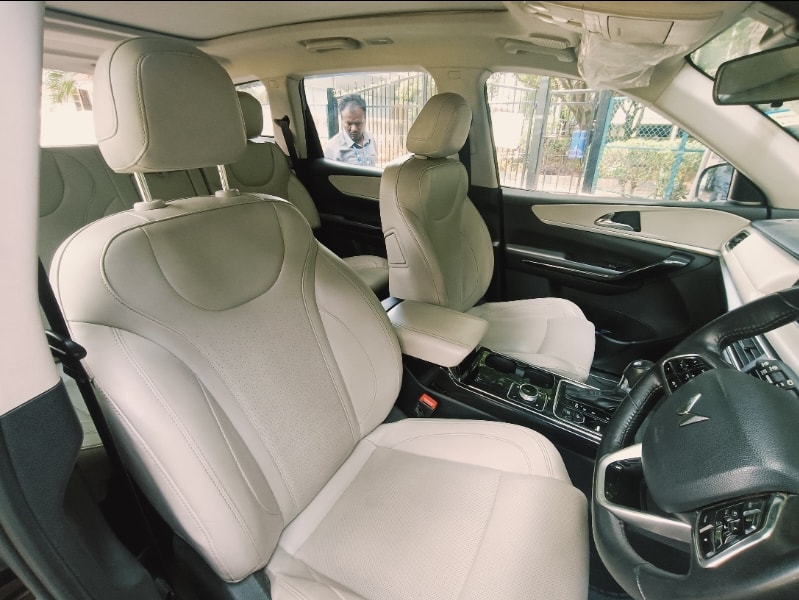 XUV700 image 14 XUV700 image 14