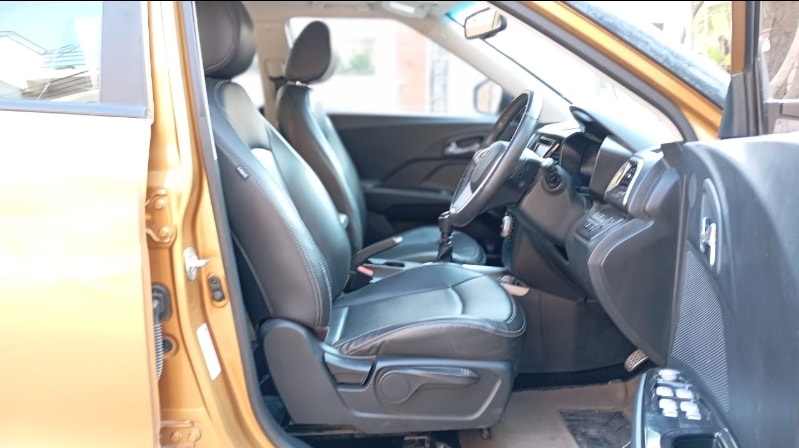 XUV300 image 14 XUV300 image 14