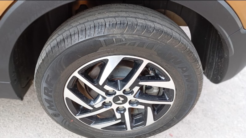 XUV300 image 9 XUV300 image 9