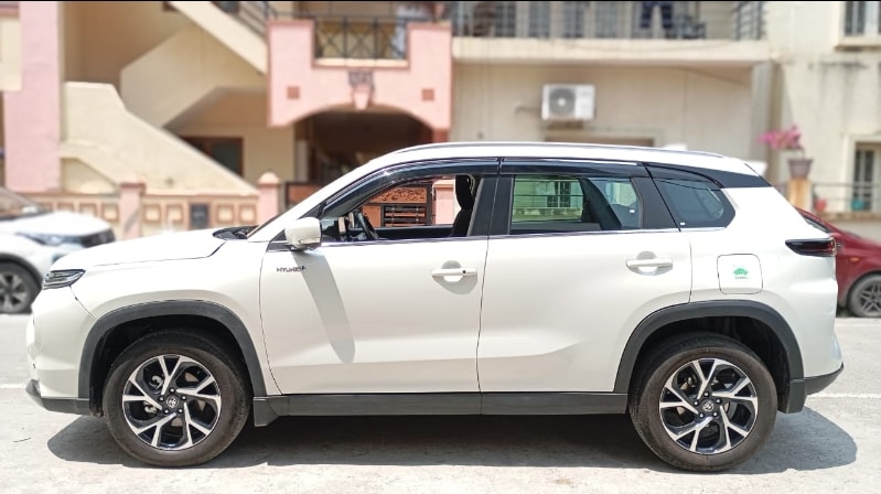 Urban Cruiser Hyryder image 2 Urban Cruiser Hyryder image 2