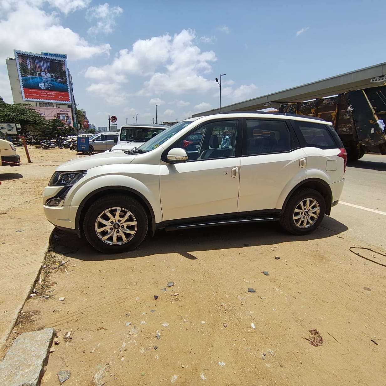 XUV500 image 16 XUV500 image 16