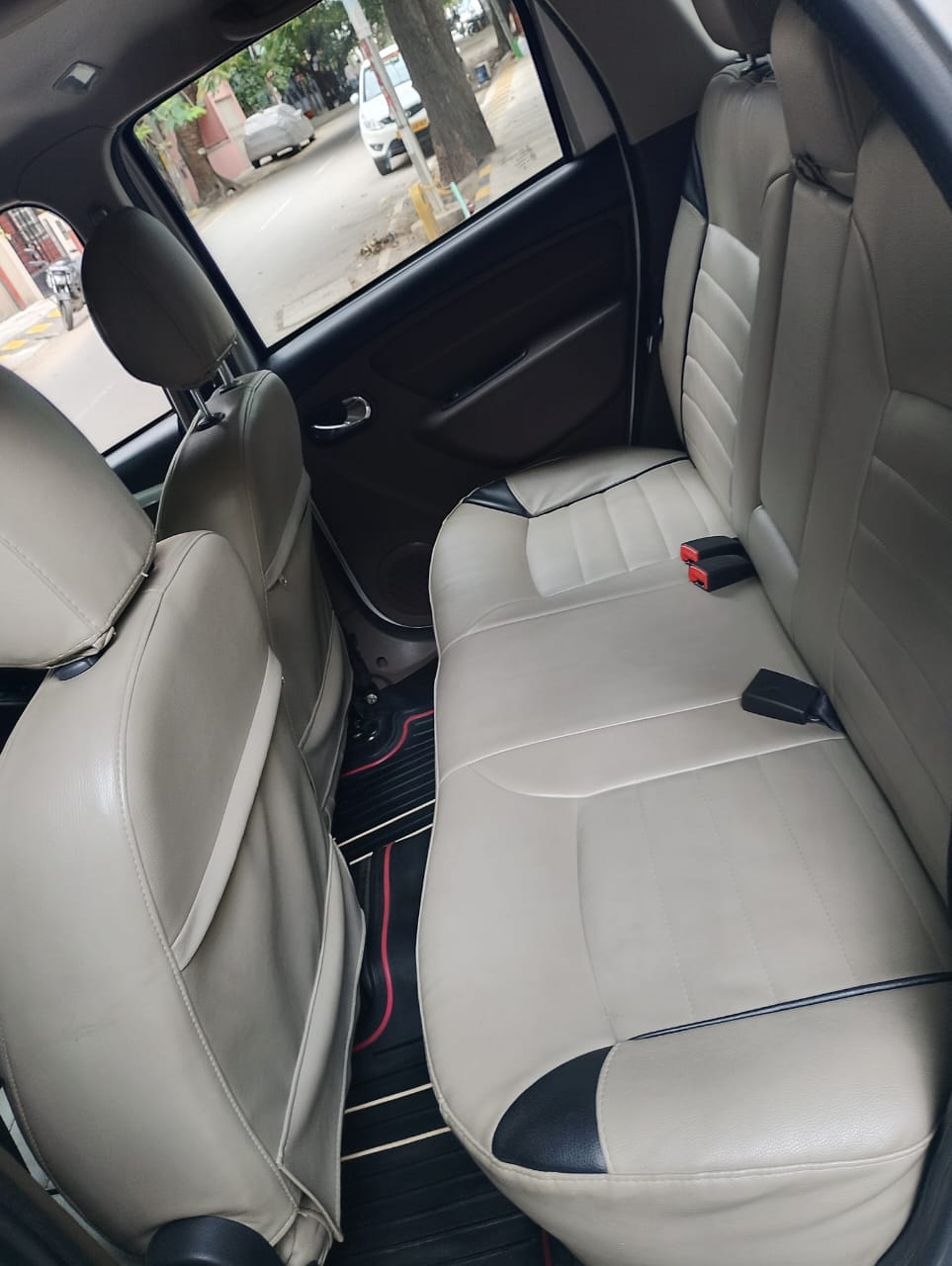 Duster image 17 Duster image 17