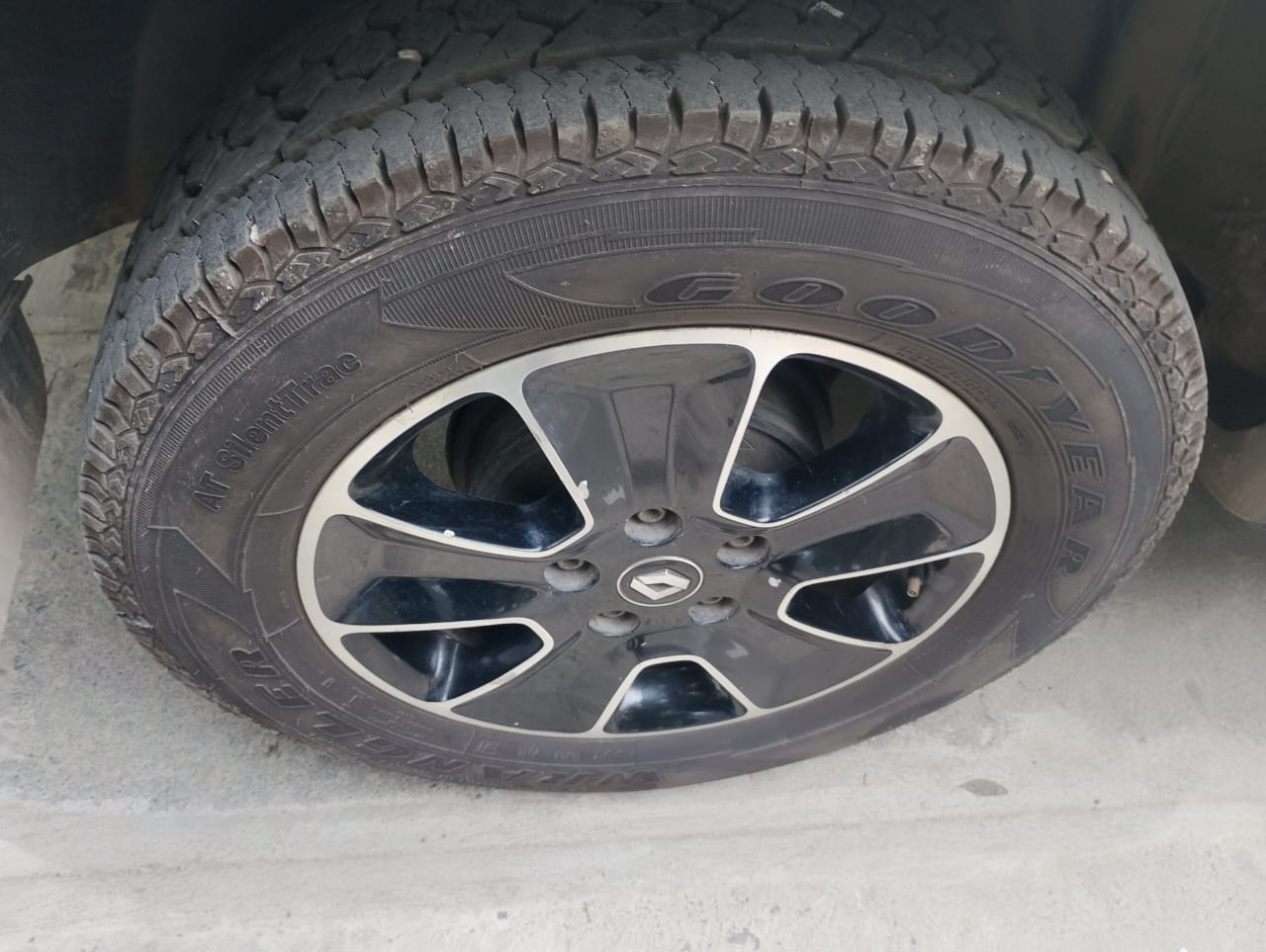 Duster image 9 Duster image 9