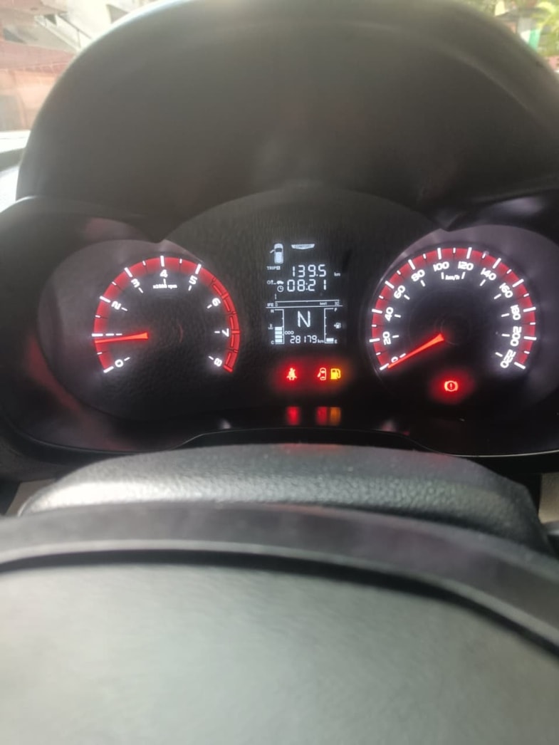 Used 2022 Mahindra XUV300 Used 2022 Mahindra XUV300