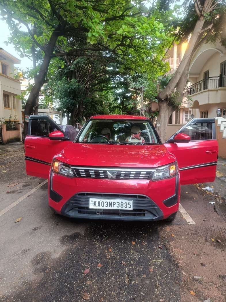 Used 2022 Mahindra XUV300 Used 2022 Mahindra XUV300