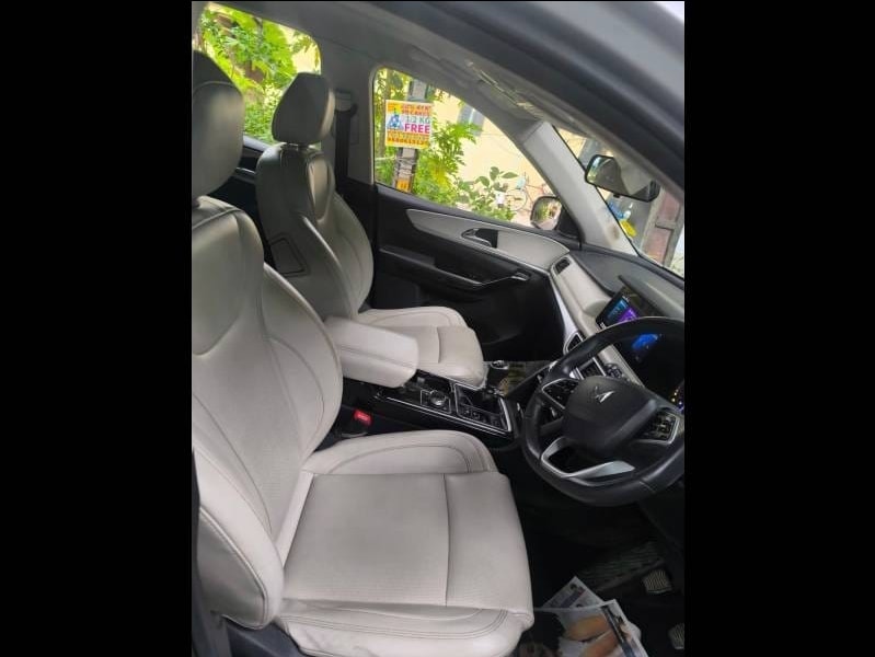 Used 2023 Mahindra XUV700 Used 2023 Mahindra XUV700