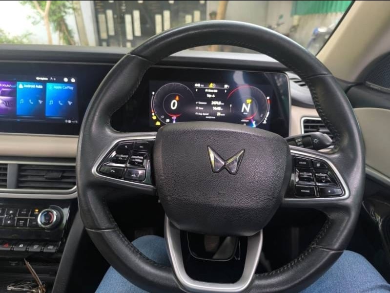 Used 2023 Mahindra XUV700 Used 2023 Mahindra XUV700