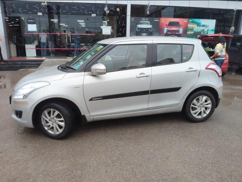 यूज़्ड 2014 मारुति सुजुकी स्विफ्ट, Bangalore 6 यूज़्ड 2014 मारुति सुजुकी स्विफ्ट, Bangalore 6