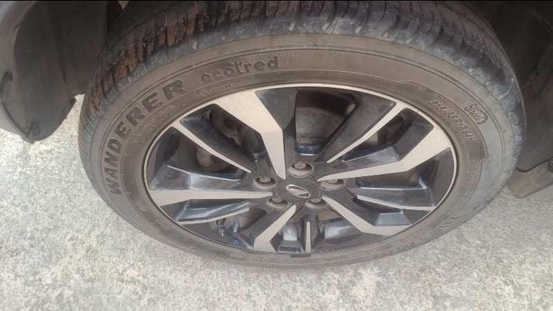 XUV300 image 9 XUV300 image 9