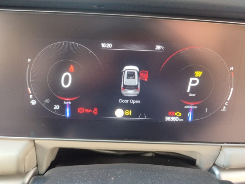 XUV700 image 11 XUV700 image 11